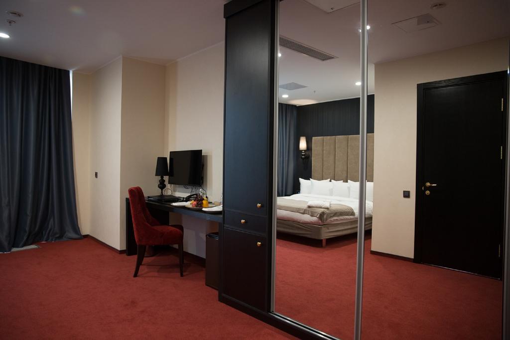 Maqan Hotel Almaty Exterior photo